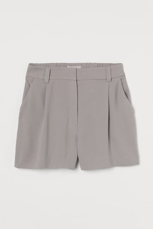 Shorts mit Bundfalten