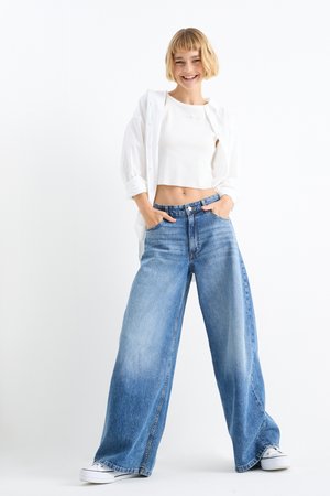 Wide Leg Jeans - Low Waist