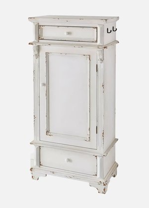 Schrank im Shabby Chic