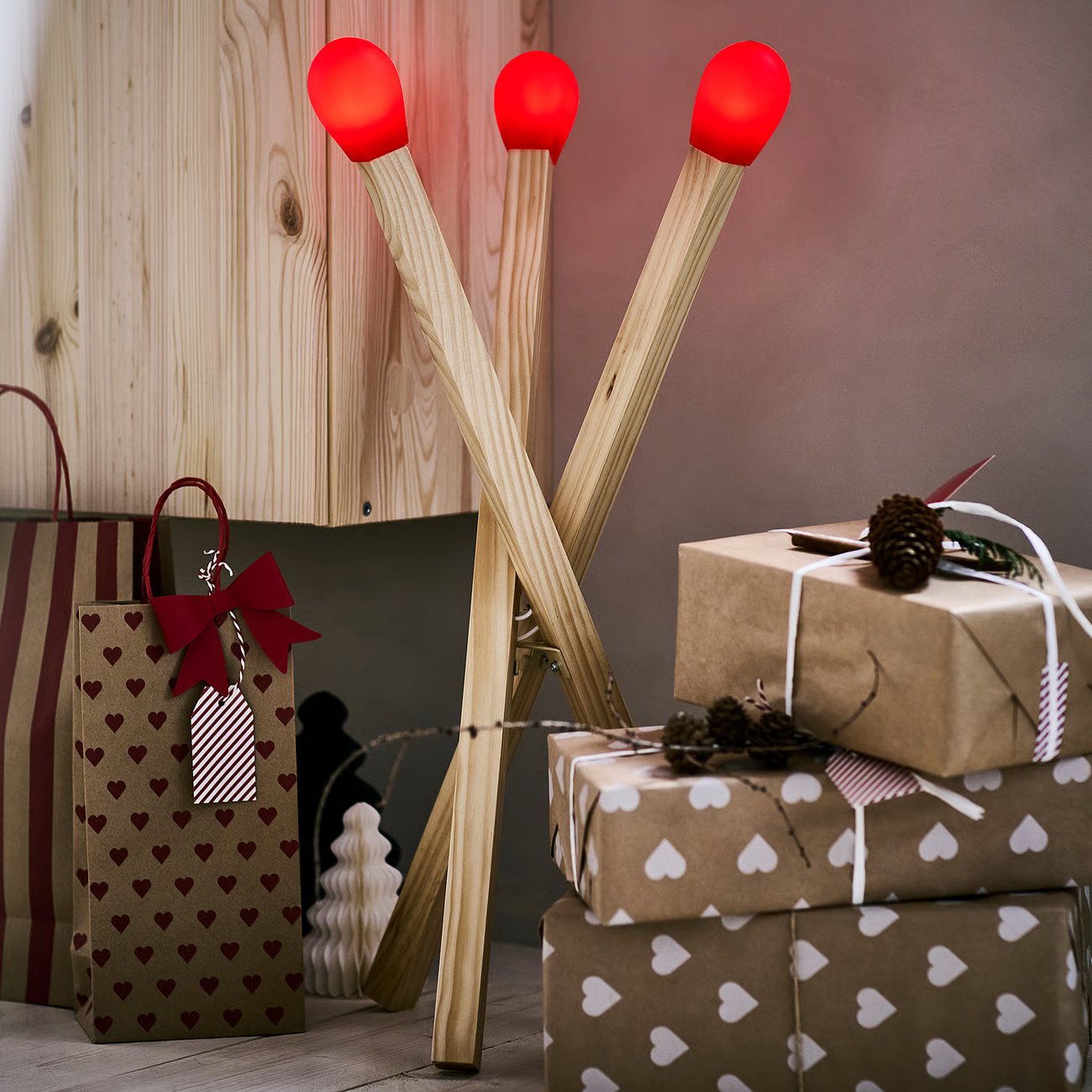 STRÅLA LED-Standleuchte