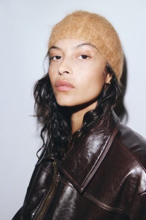 Beanie aus Mohairmix – Beige