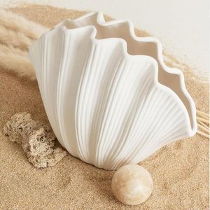 Muschelförmige Vase
