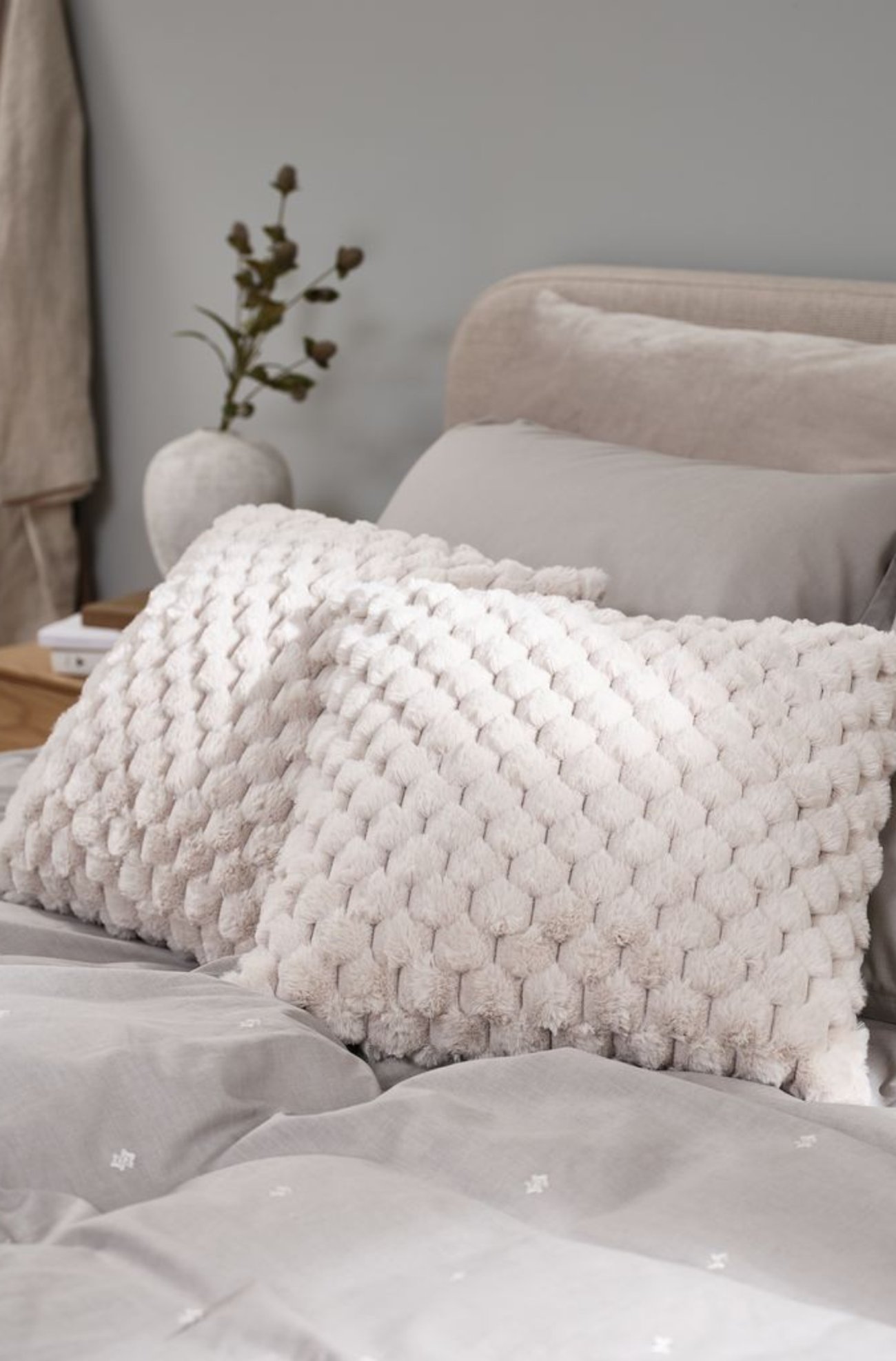 Zierkissen HVIDBLOMME 45x45 Kunstfell beige