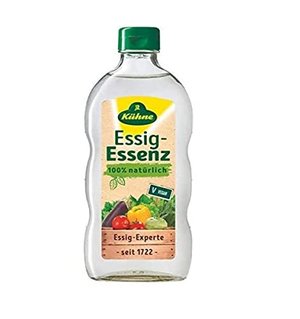 Kühne Essig-Essenz in der Flasche