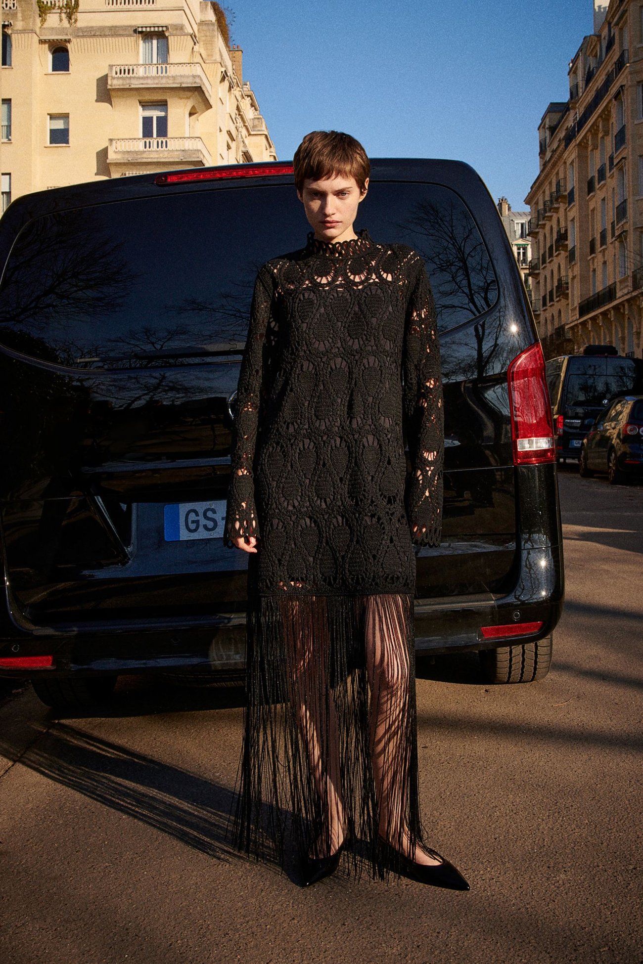 Kleid im Häkellook mit Fransenbesatz - Schwarz - Damen