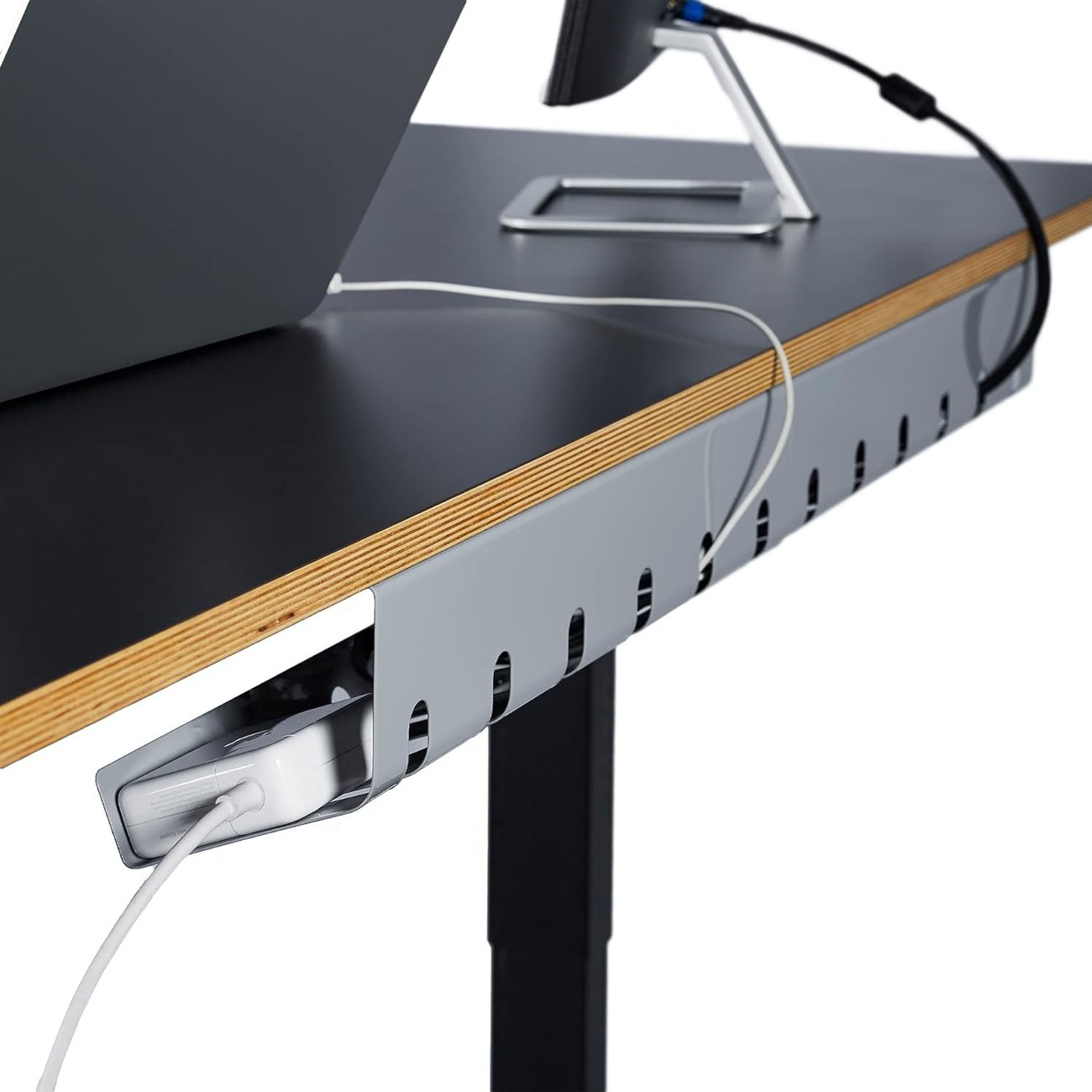 PAMO: Kabelkanal für Schreibtisch