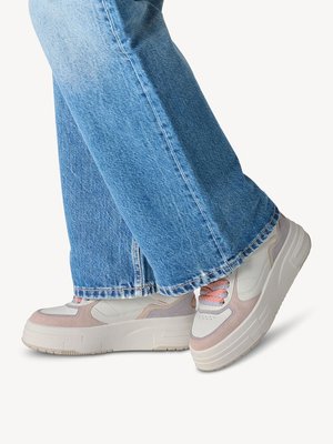 Sneaker in Rosa