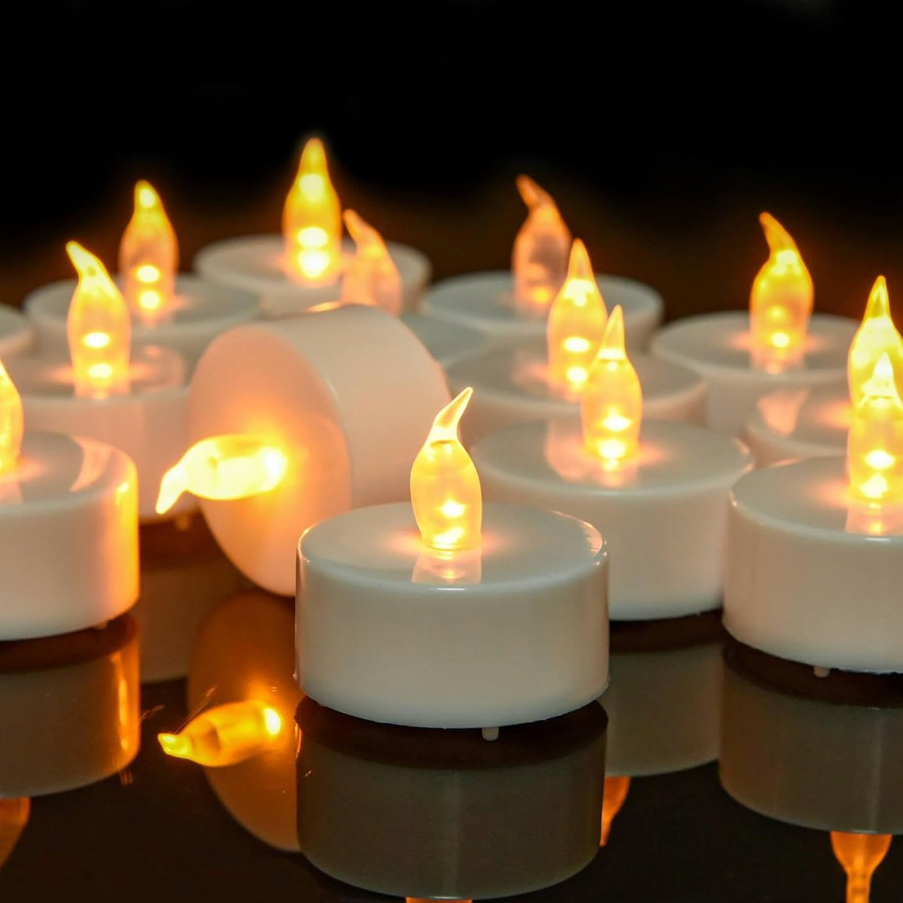Flammenlose Teelichter im 12er-Set