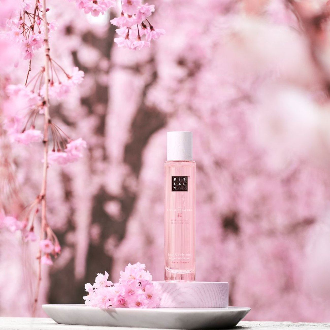 „The Ritual of Sakura Hair & Body Mist“ von Rituals