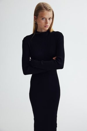Turtleneck-Kleid in Rippstrick