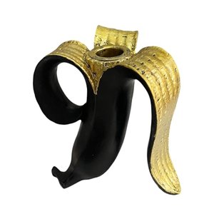 Kreativer Bananen-Kerzenhalter