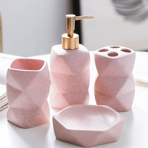Badezimmer-Set in Rosa