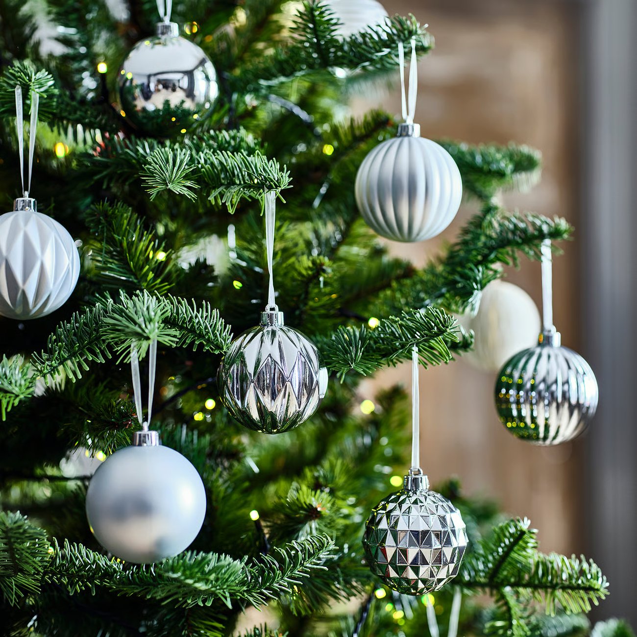 VINTERFINT silberne Baumkugeln