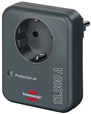 Steckdosenadapter mit Überspannungsschutz