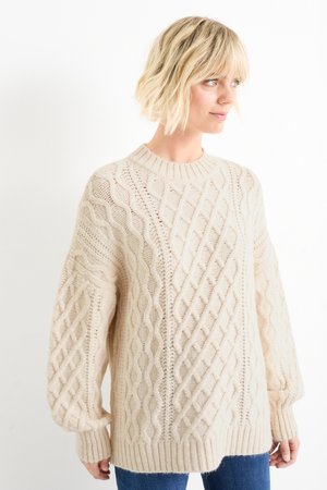 Pullover mit Zopfmuster