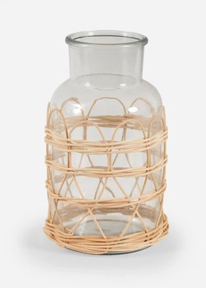 Vase mit Rattangeflecht