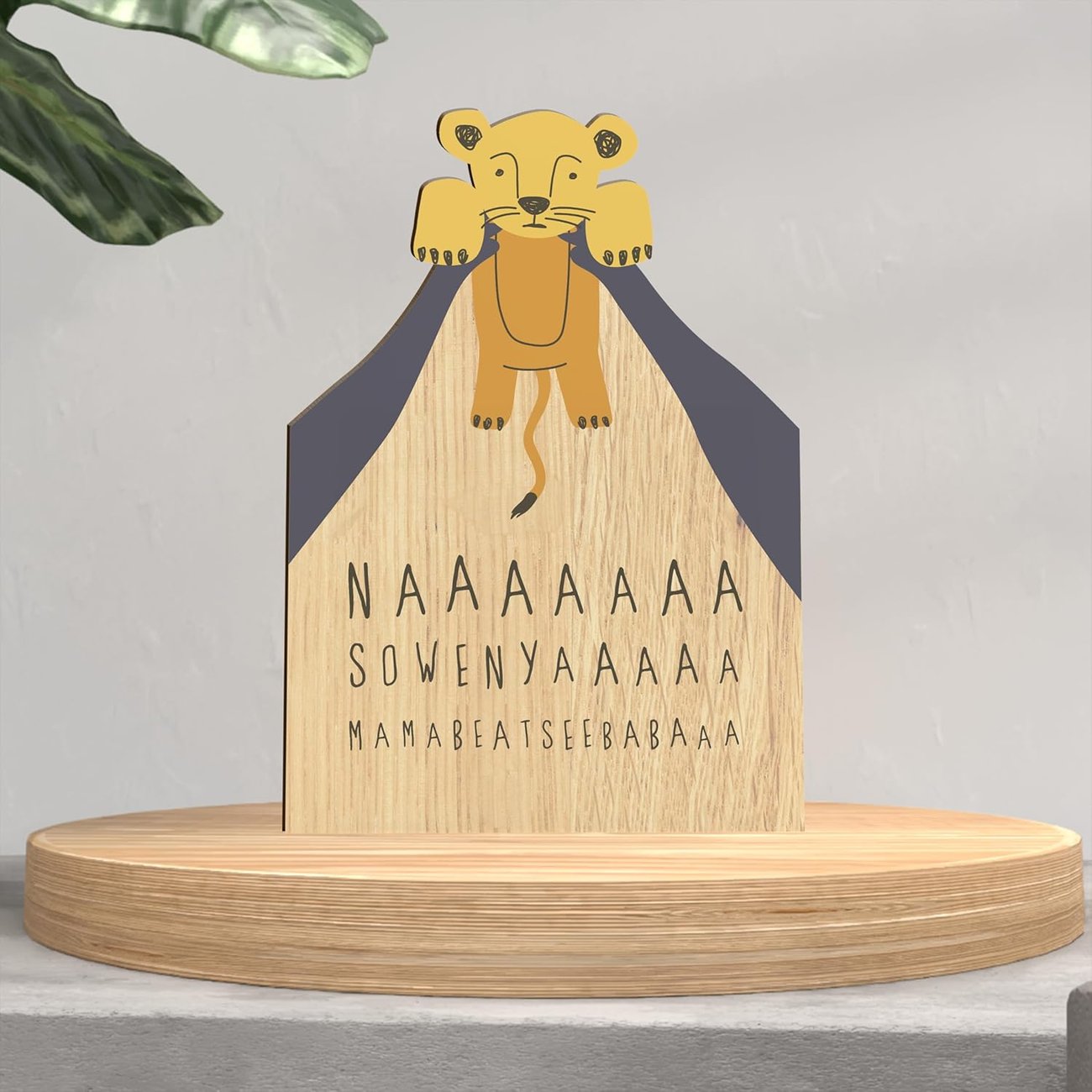 Holzkarte: Löwenbaby