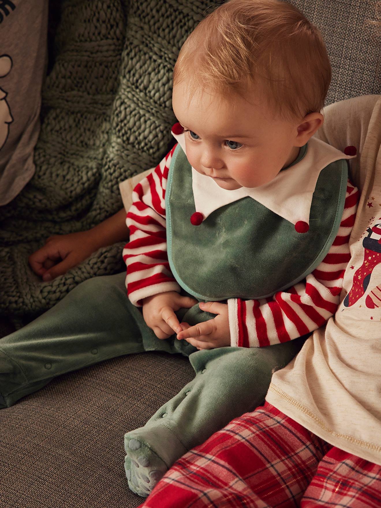 Vertbaudet Baby Weihnachts-Geschenkset: Strampler & Lätzchen in tanne