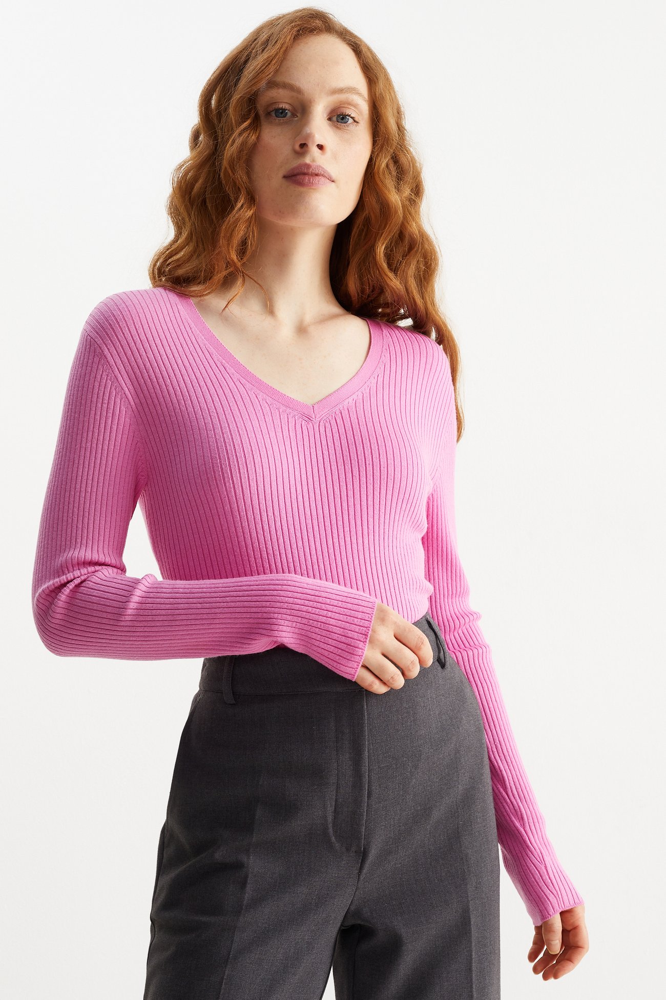 Basic-Pullover mit V-Ausschnitt