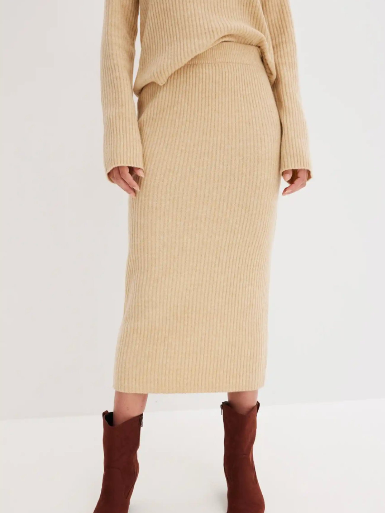 Bleistiftrock in Midi