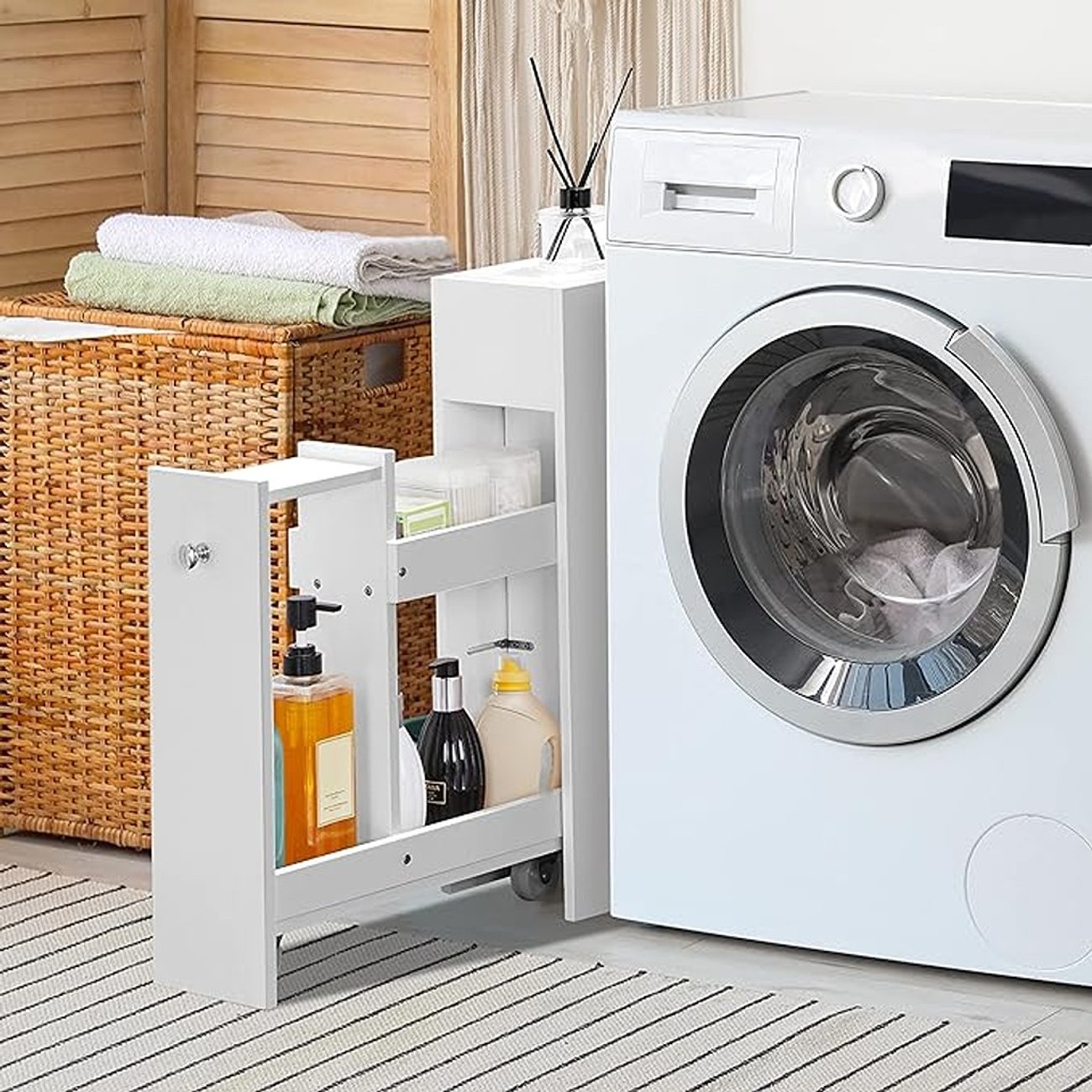 Schmaler Badezimmerschrank