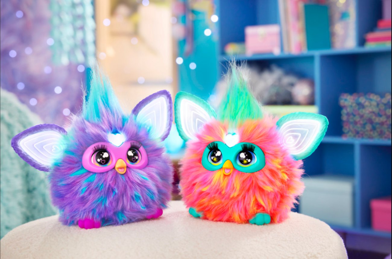 Furby interaktives Spielzeug (lila) Deutsche Version